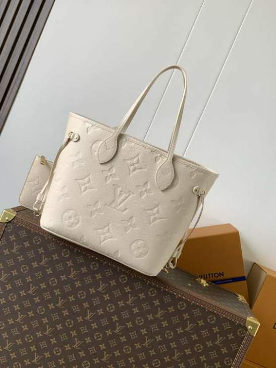 Picture of Louis Vuitton Handbags _SKUfw197834156fw